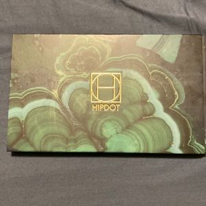 Hipdot eyeshadow palette